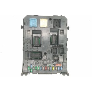 Boitier BSI K04 JOHNSON CONTROLS 96640590800 pour Citroen C4 PICASSO