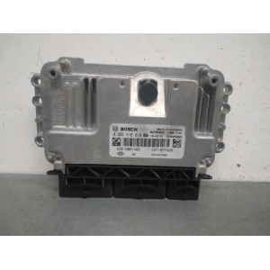 Calculateur Moteur ECU Bosch Renault twingo 3 1.4 I - 0261S15019